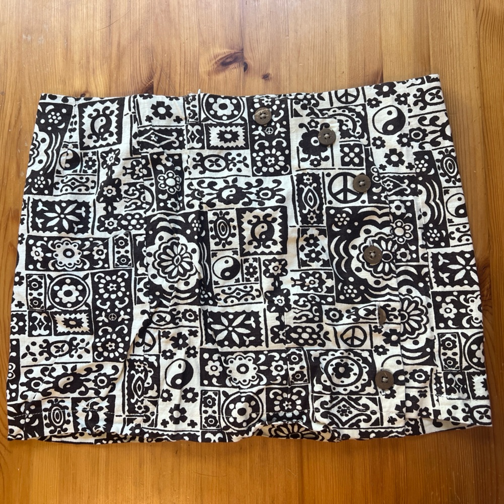 Patterned Black and White Skirt